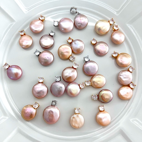 Jewelry - Handmade High Luster Metallic HQ Freshwater Coin Pearl Crystal Pendants